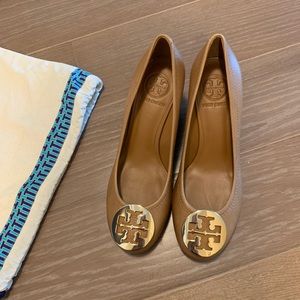 Brand New Tory Burch Tan Wedges